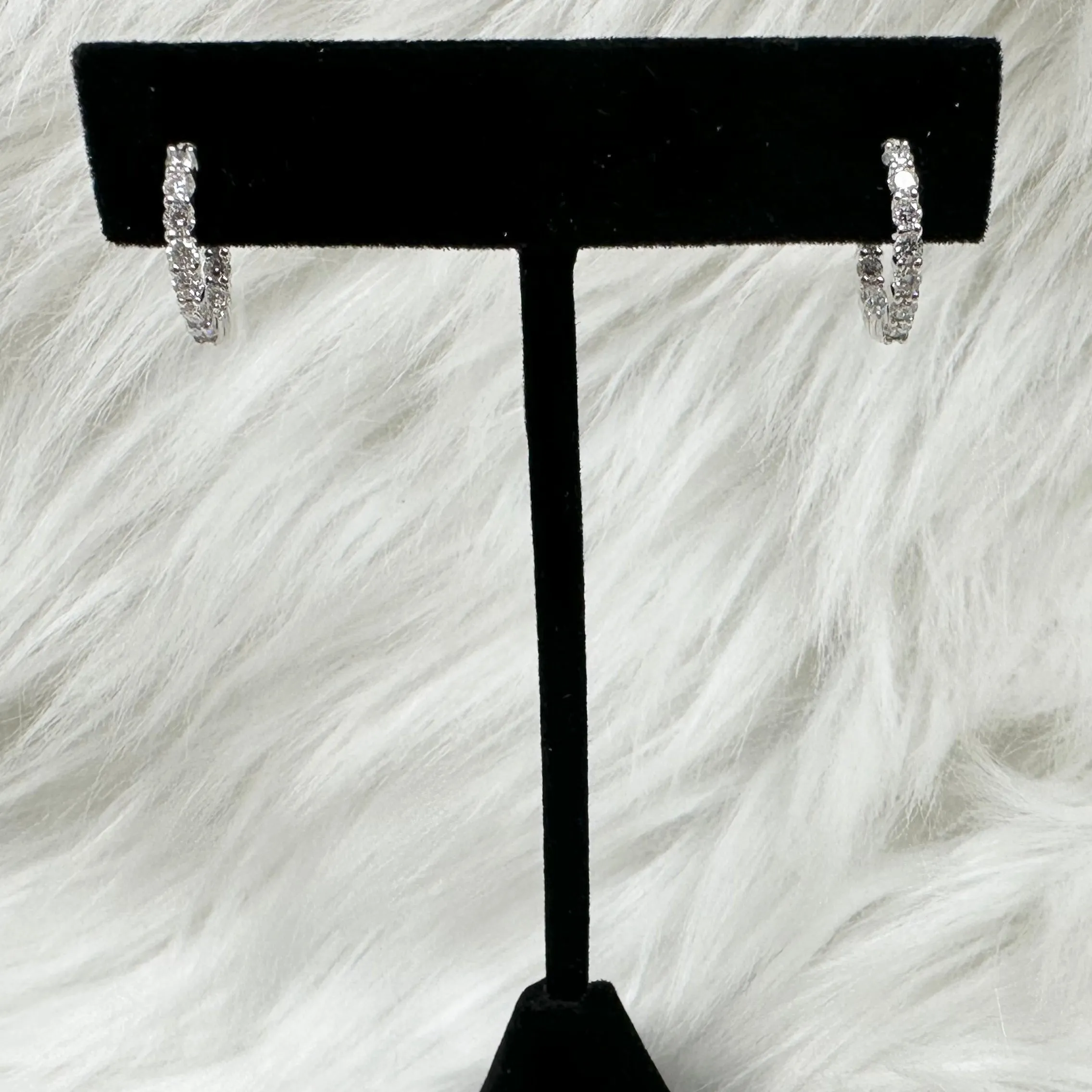 0.92ctw Lab-Grown Diamond Inside-Out Huggy Hoop Earrings in 14kt Gold