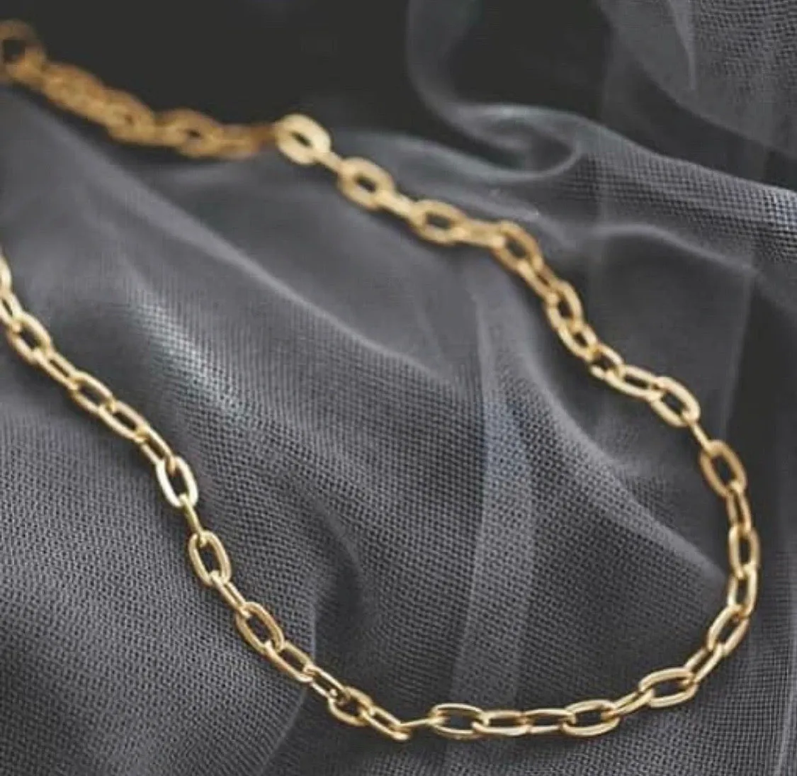 Brightly Polished Kylie Chain Choker - Feminine and Contemporary Accessory for Day or Night with Elongated Slinky Links and 18K Gold Plating
