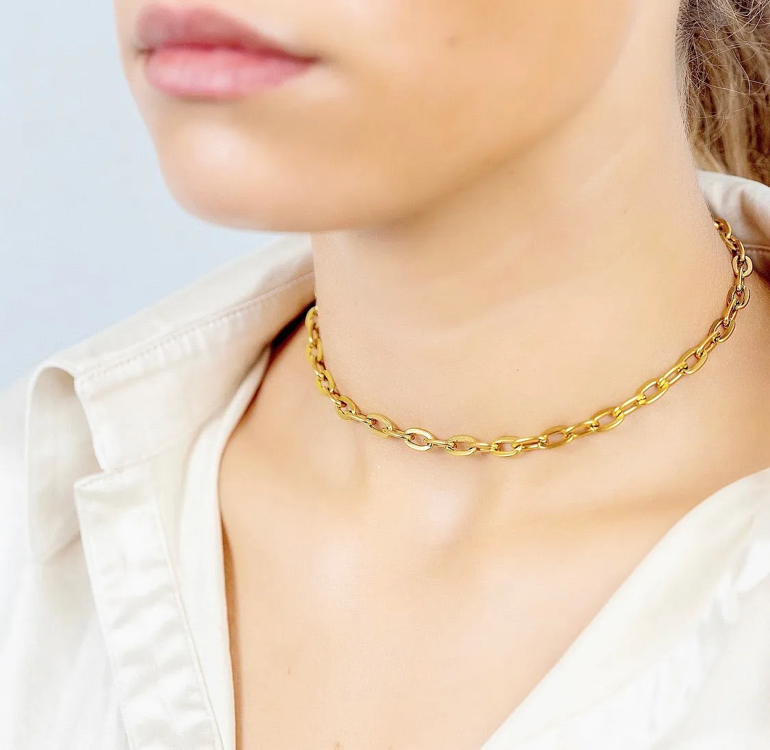 Brightly Polished Kylie Chain Choker - Feminine and Contemporary Accessory for Day or Night with Elongated Slinky Links and 18K Gold Plating