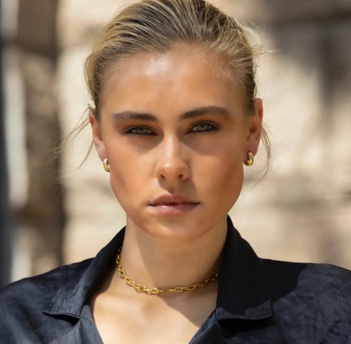 Brightly Polished Kylie Chain Choker - Feminine and Contemporary Accessory for Day or Night with Elongated Slinky Links and 18K Gold Plating