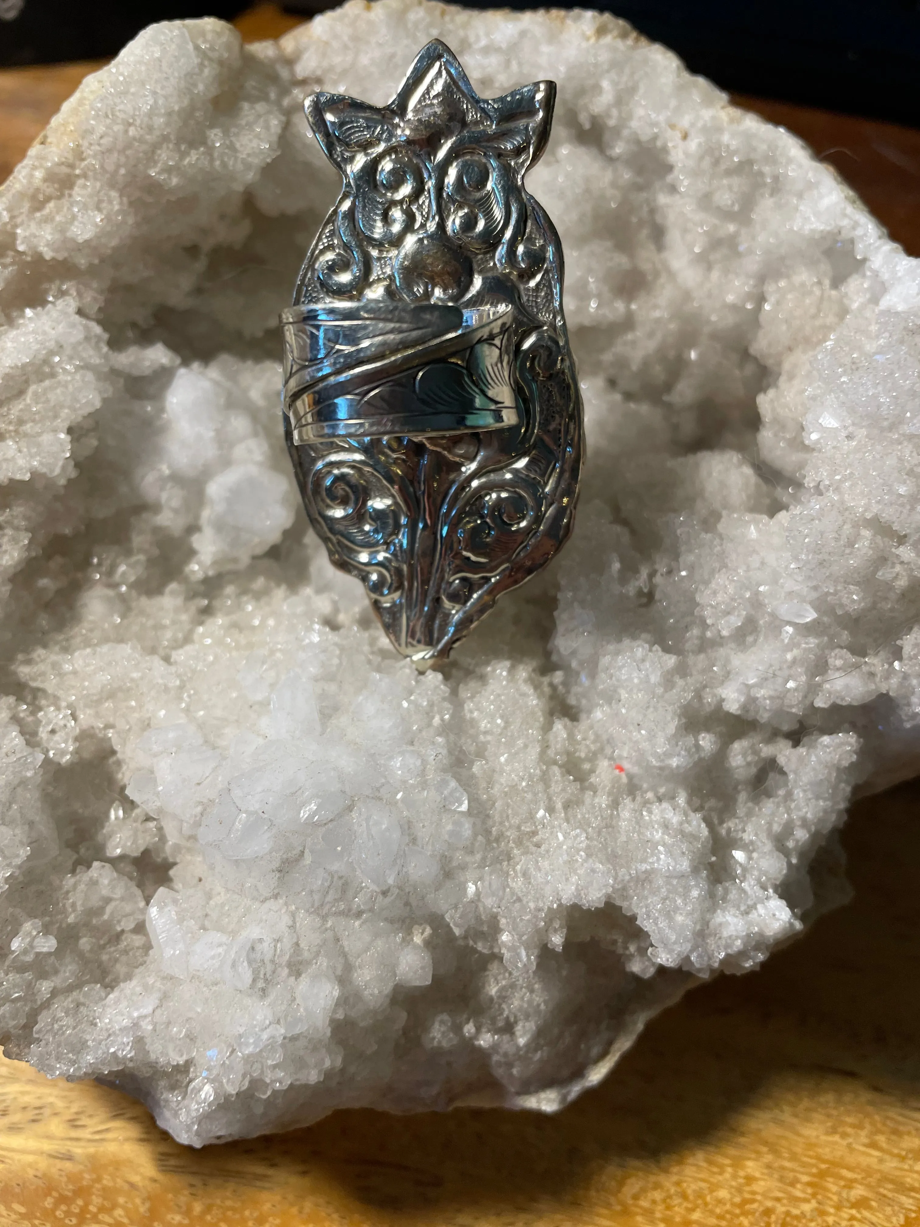 Cicada Carved in Pearl Adjustable Ornate Ring