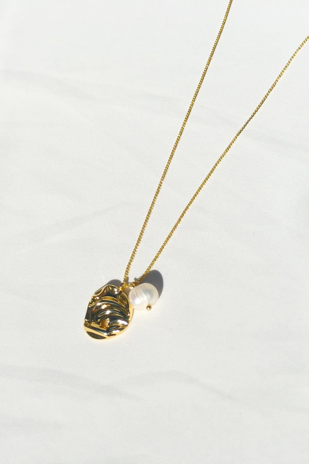 Coquille 18K Gold Seashell Pearl Necklace