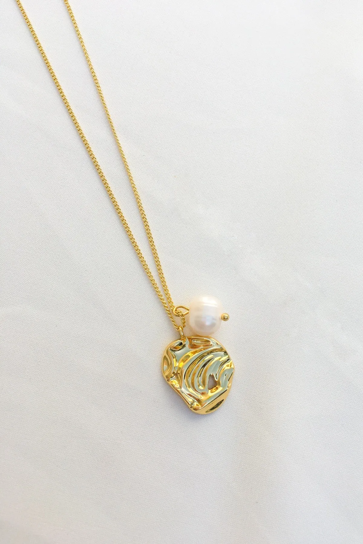 Coquille 18K Gold Seashell Pearl Necklace