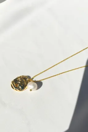 Coquille 18K Gold Seashell Pearl Necklace
