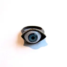 Dramatic Single Eye Set Ring