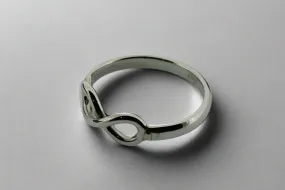 Fine infinity ring - sterling silver