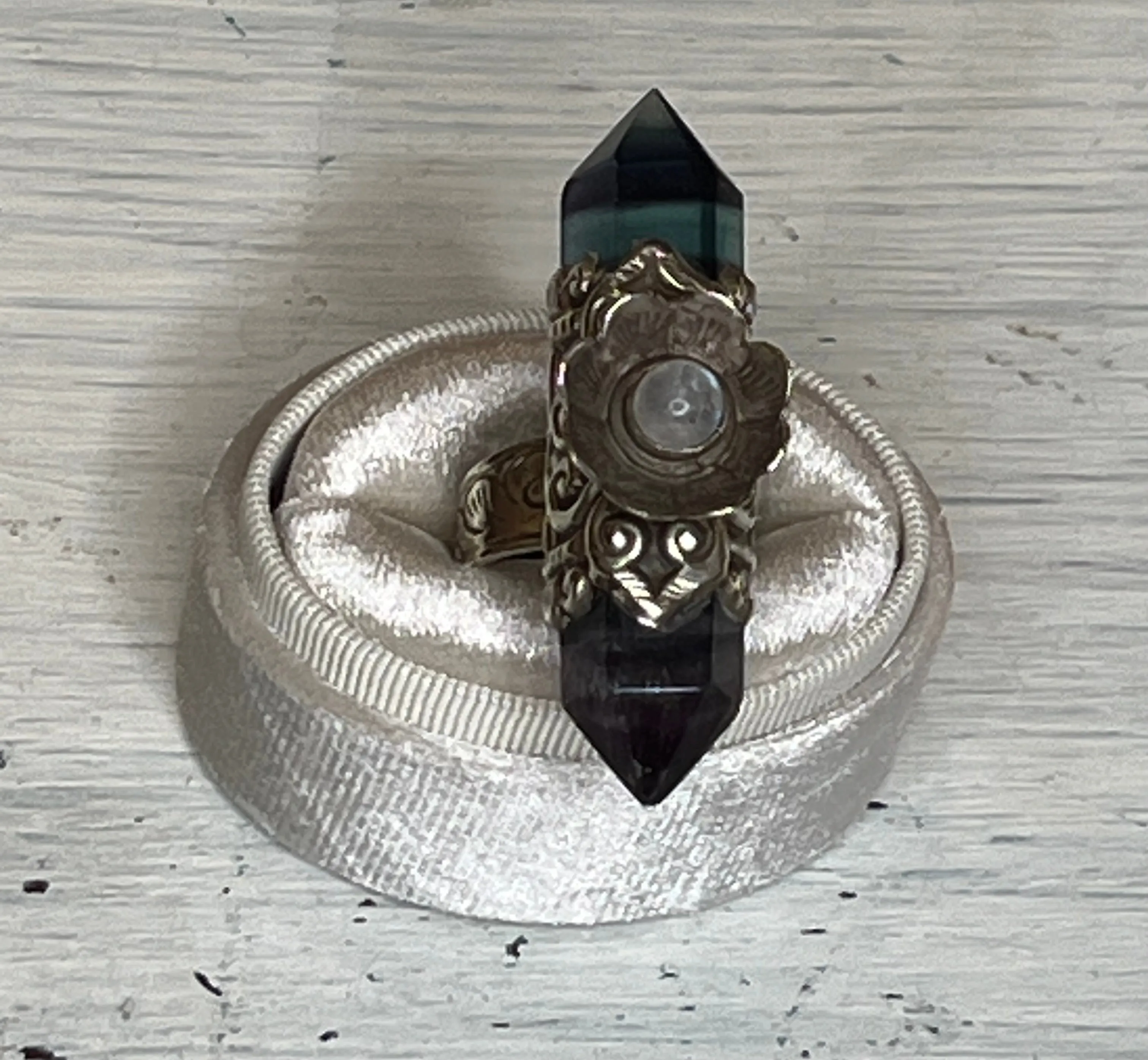 Florite Point Adjustable Ornate Ring