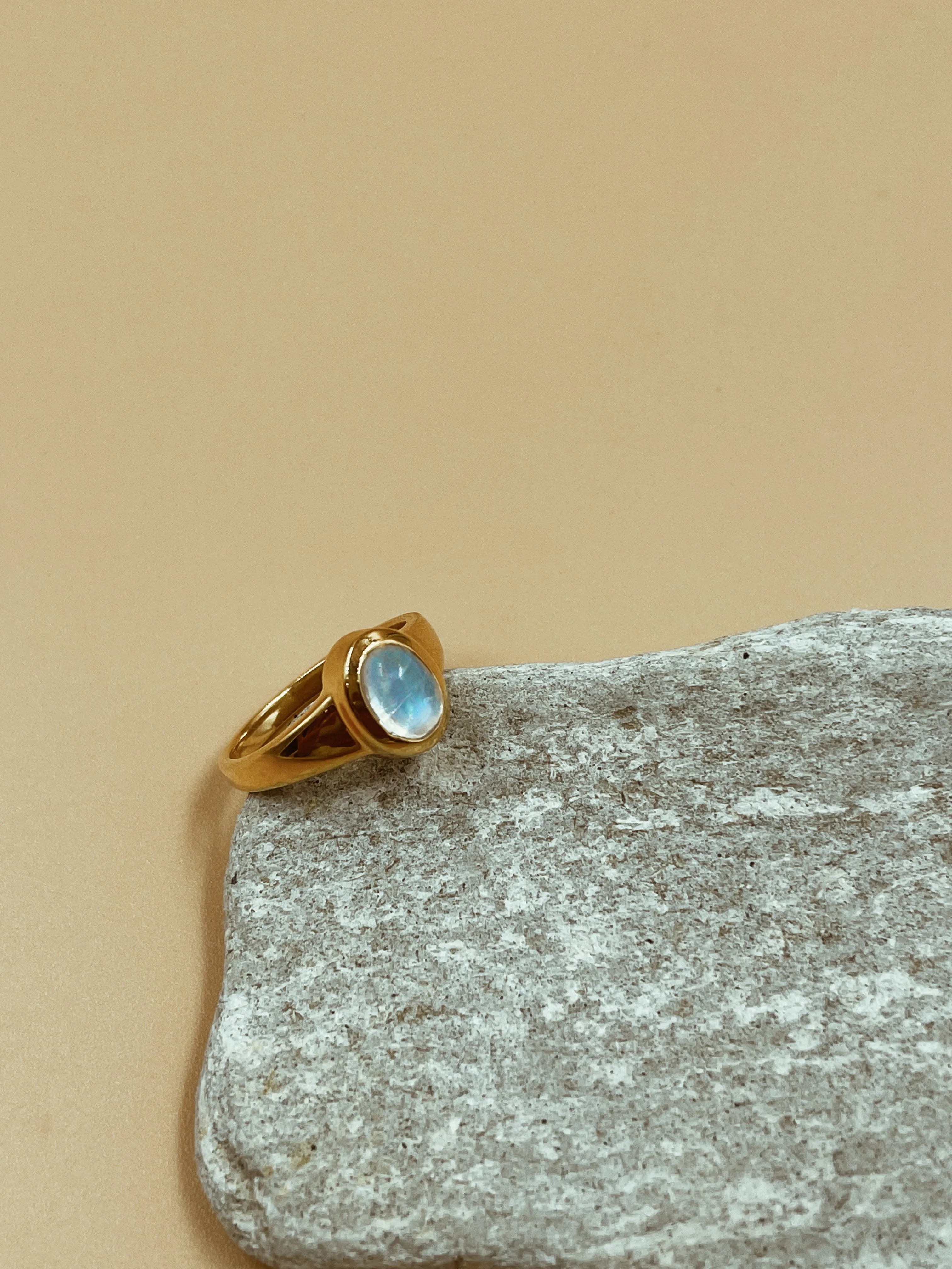 Glow Moonstone Signet Ring