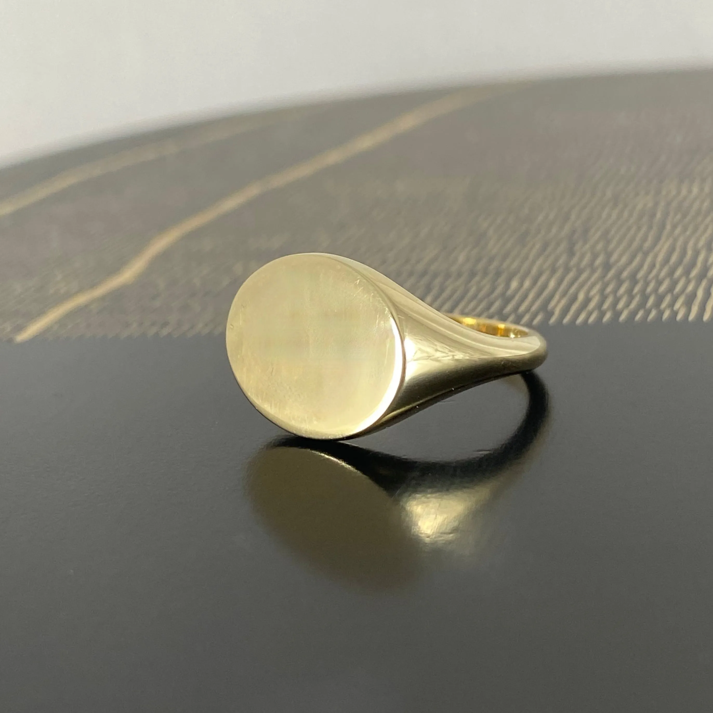 Landscape Oval 12mm x 10mm - 9 Carat Yellow Gold Signet Ring