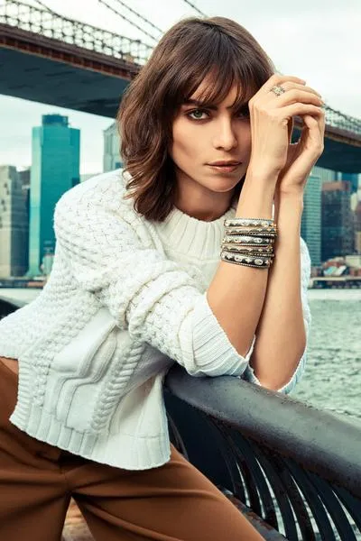 OH SO GORGEOUS WIDE HINGE BANGLE