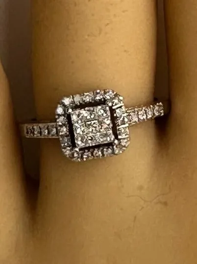 Propose with Brilliance this Valentine's: Diamond Symphony in 10K White Gold