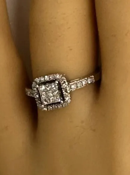 Propose with Brilliance this Valentine's: Diamond Symphony in 10K White Gold