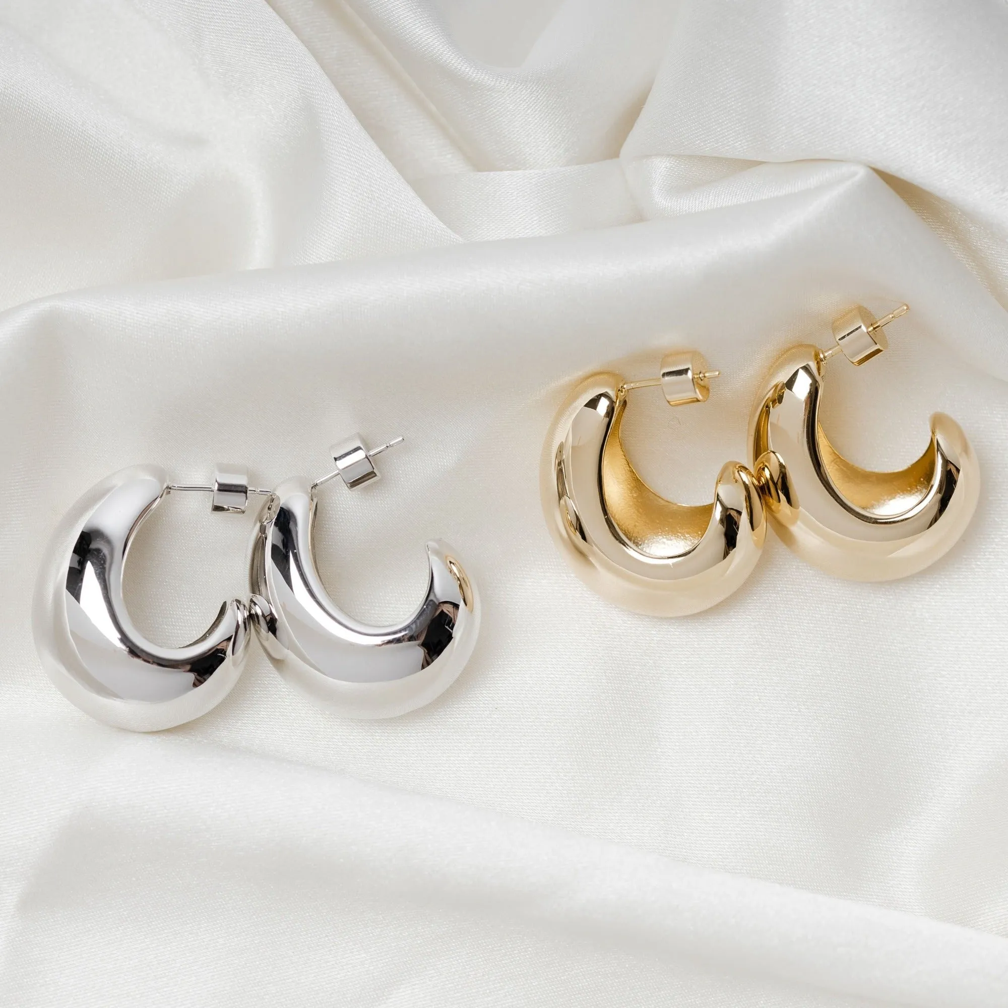 Renaissance Hoops - Gold Medium