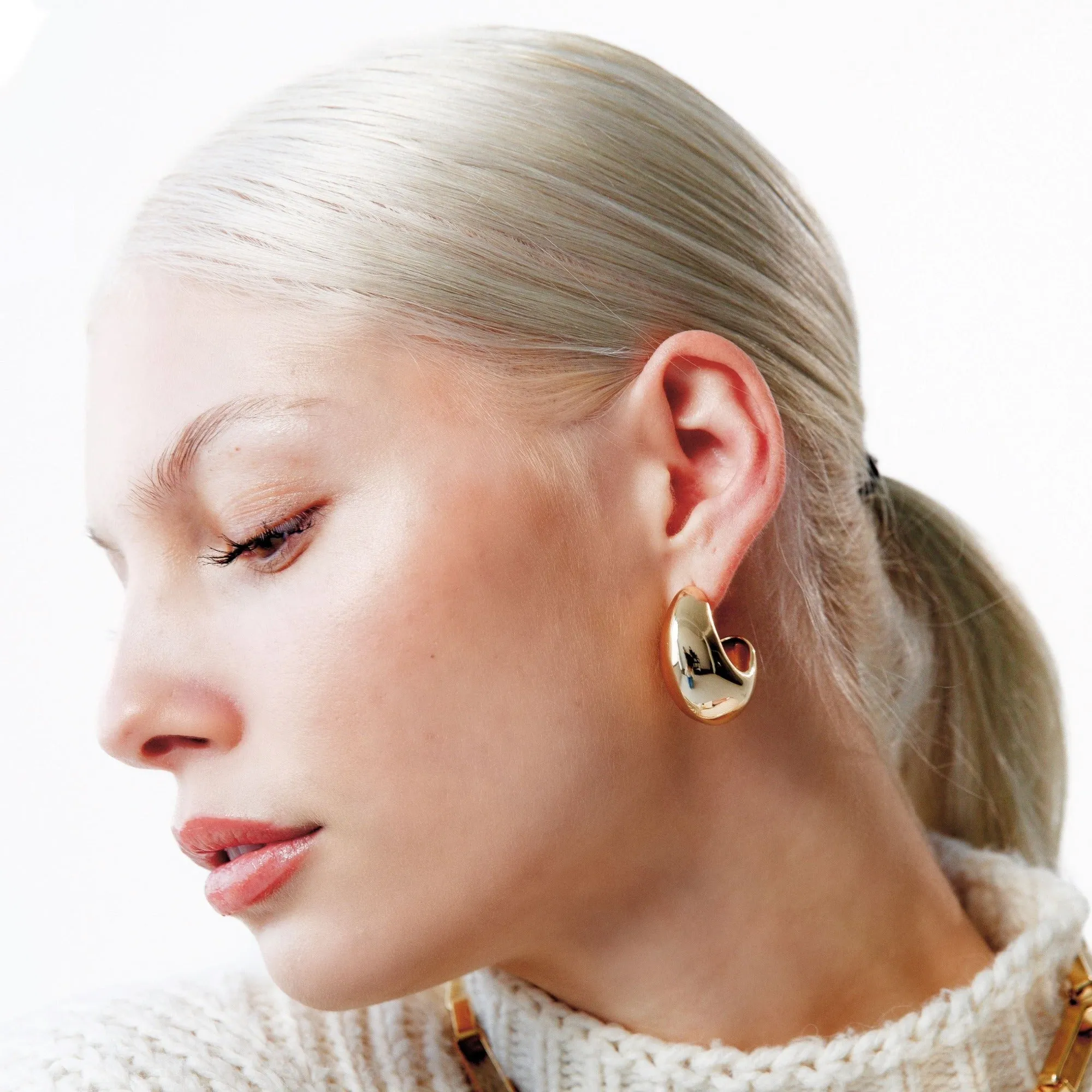 Renaissance Hoops - Gold Medium