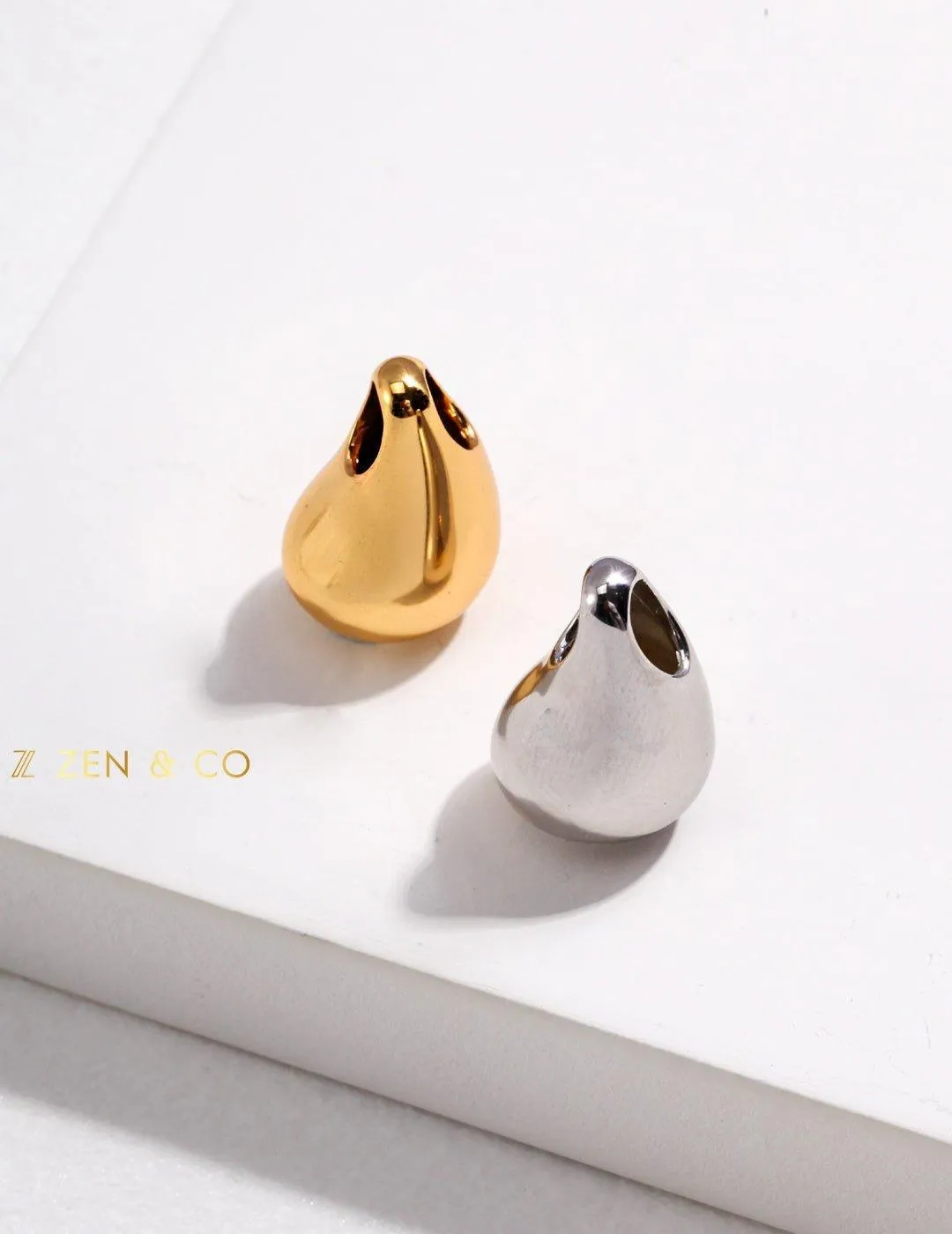 SAVI Teardrop minimalist pendant necklace