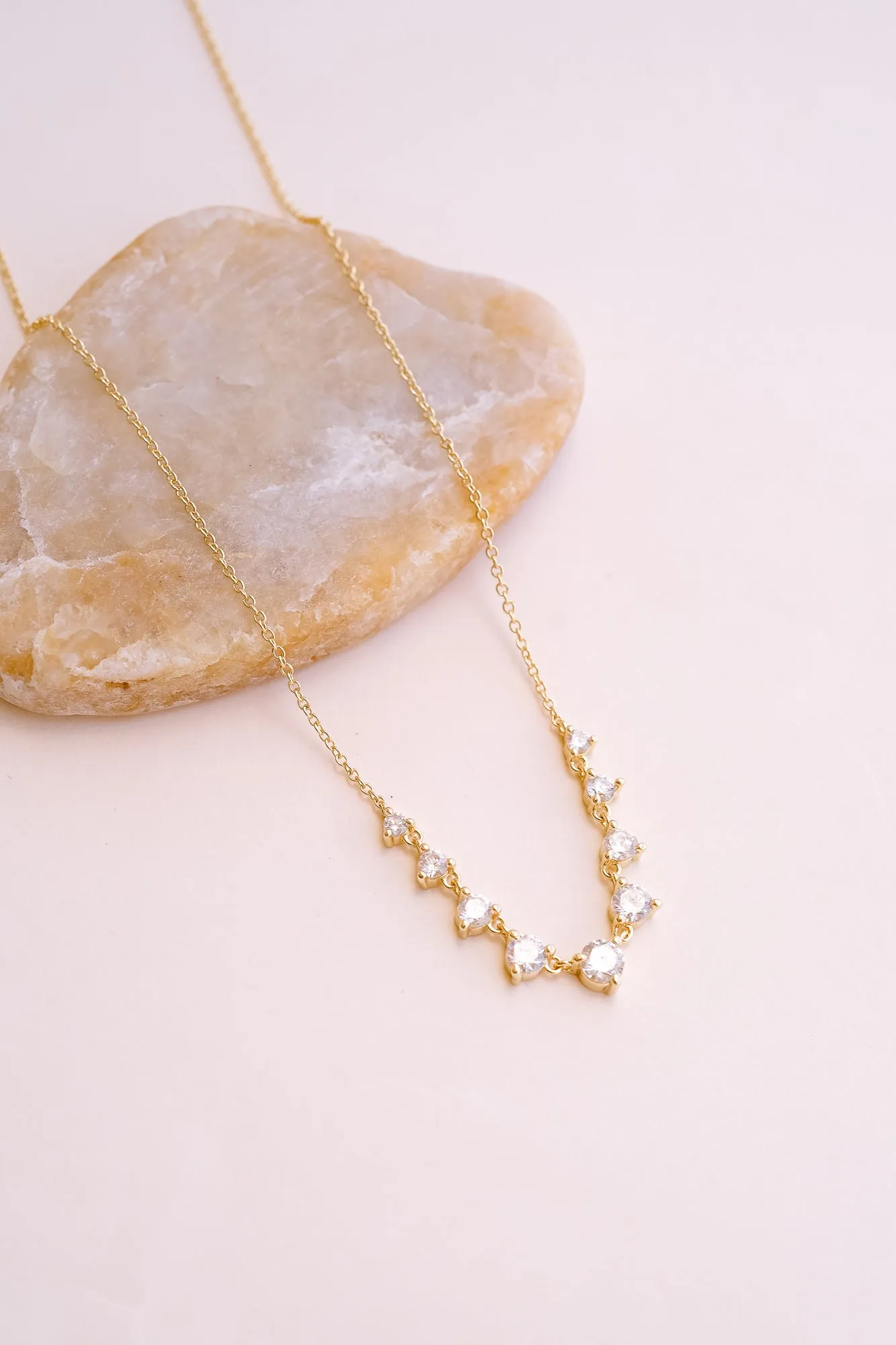 Serene Twinkle Necklace