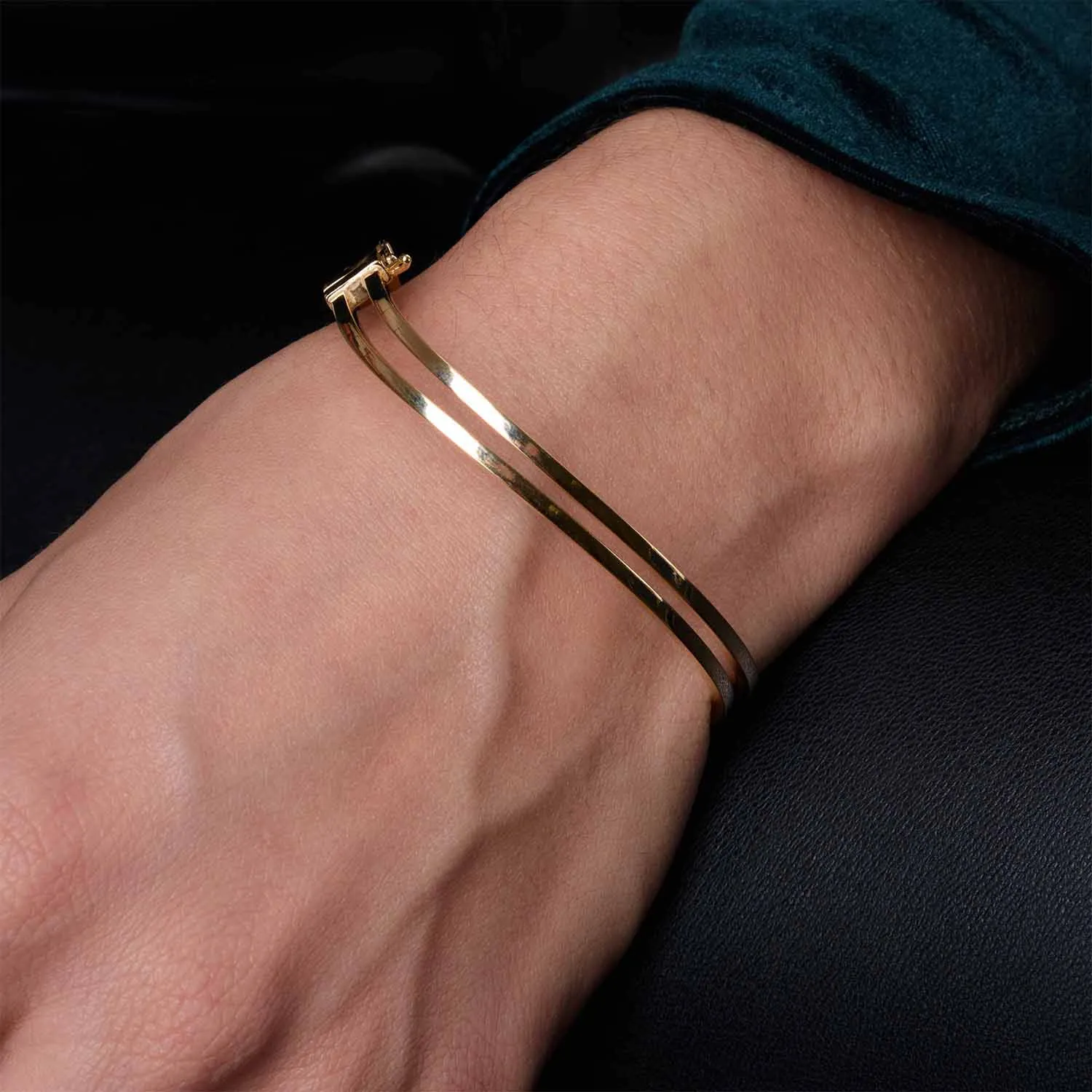 Serpentine Grace Necklace   Ouro Double Bar Bangle in 9K Gold