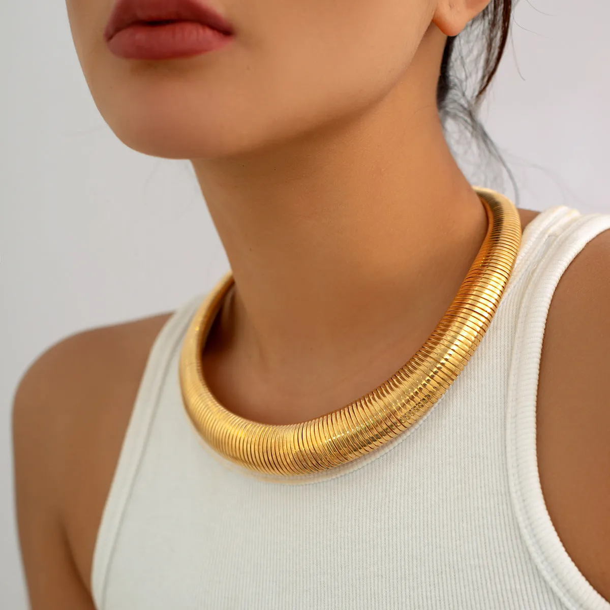 Sleek and Stylish Snake Bone Necklace for Women, Choker Exuding Personality and Fashion