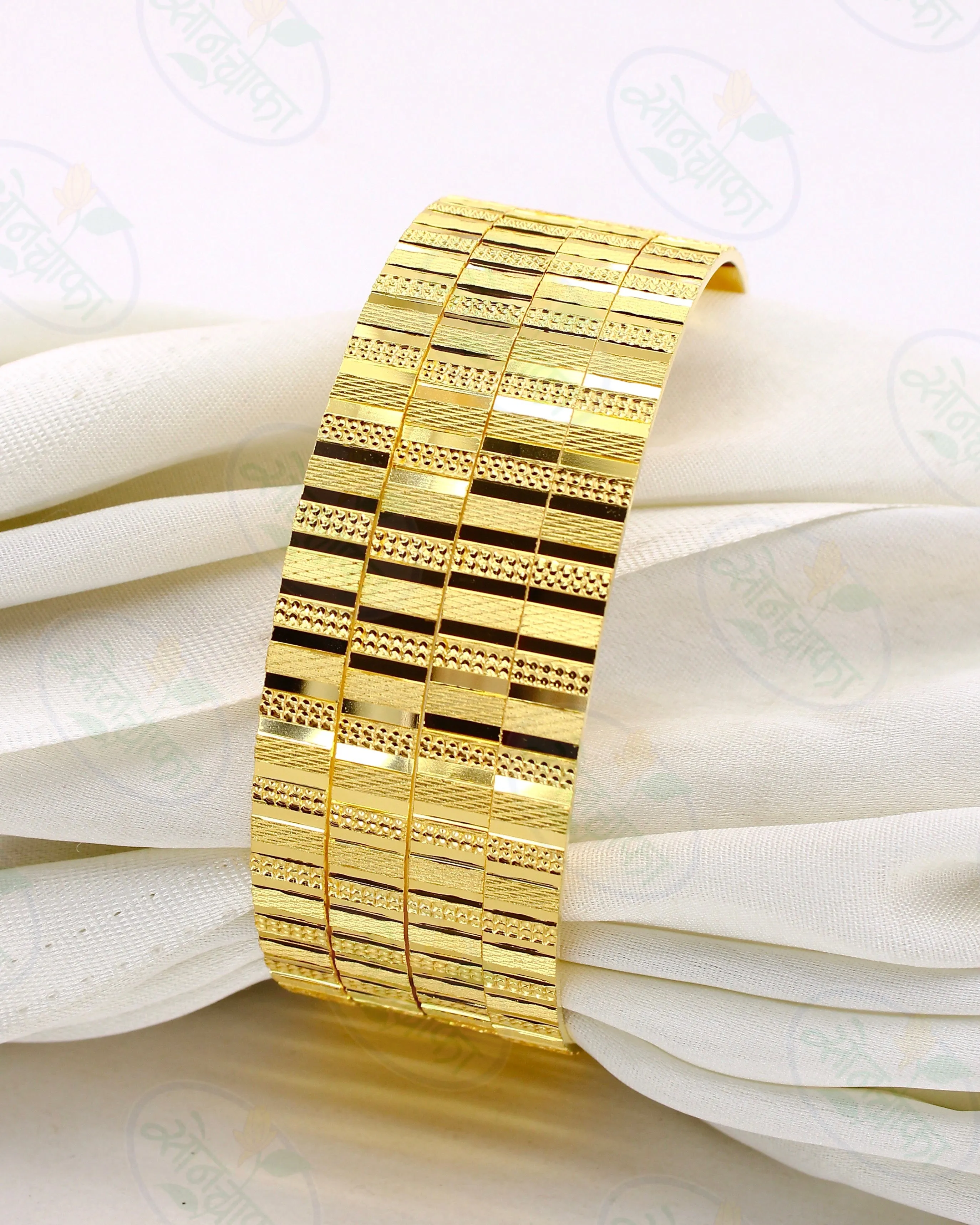 SLEEK STYLE GOLD PLATED BANGLES