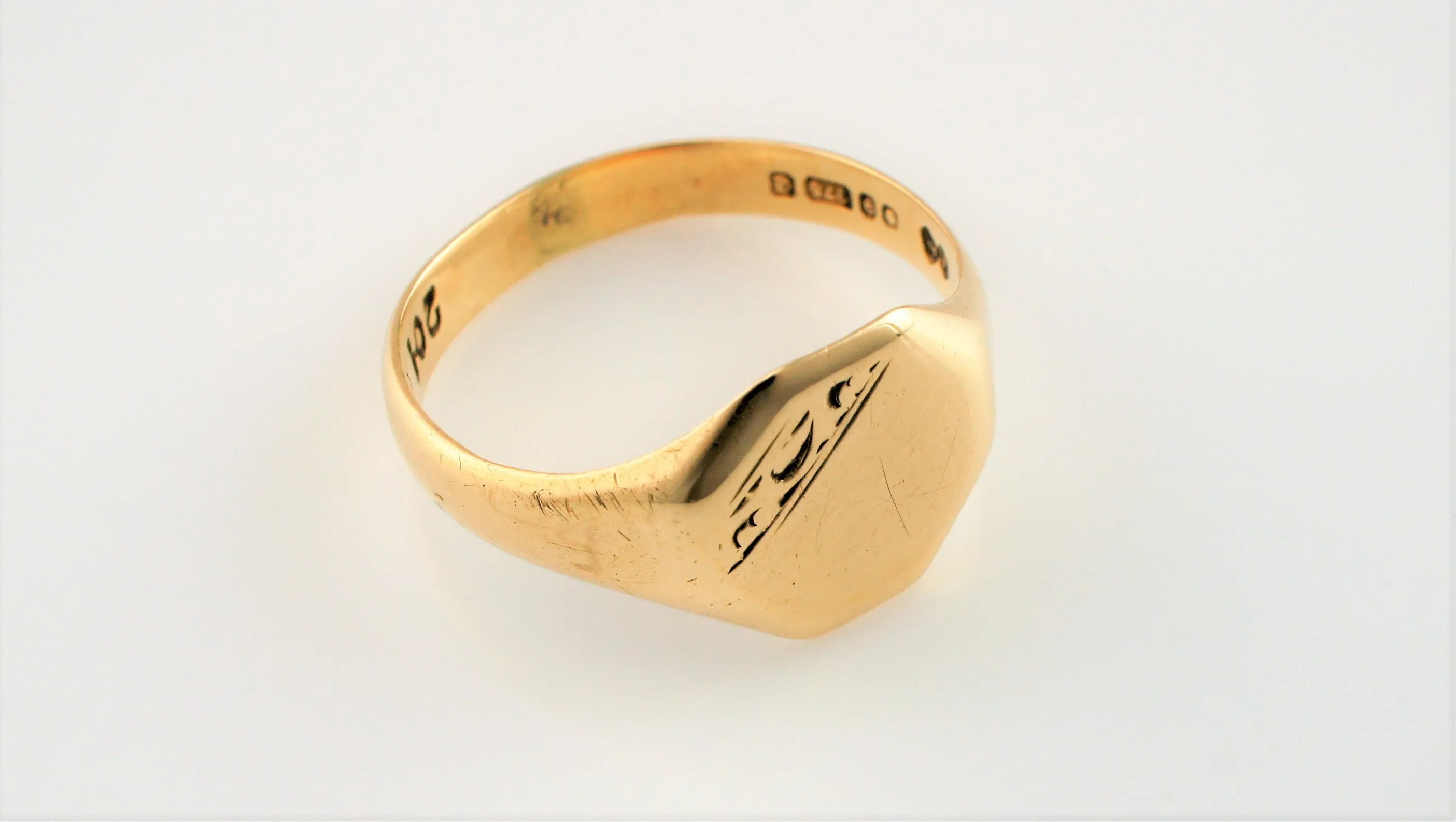 Vintage 9ct Yellow Gold Signet Ring - Size Q